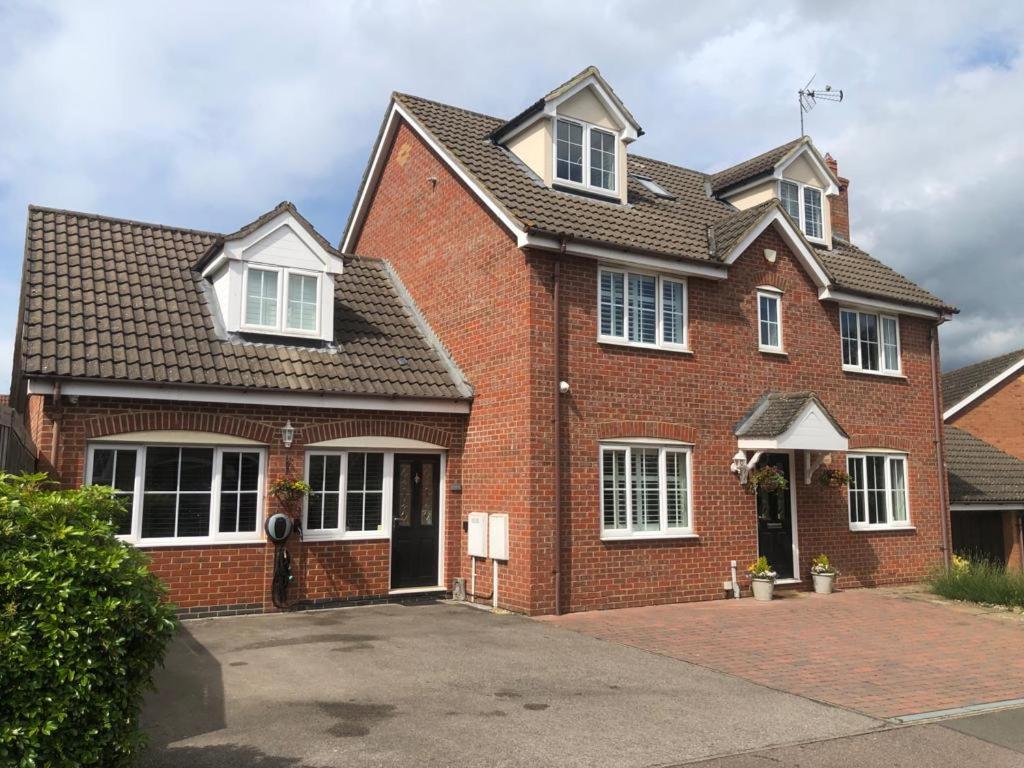 Ferienwohnung Dease Manor Higham Ferrers Exterior foto