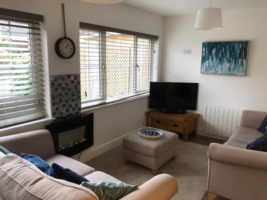 Ferienwohnung Dease Manor Higham Ferrers Exterior foto